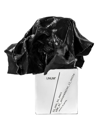 profumo Io Non Ho Mani Che Mi Accarezzino Il Volto di Filippo Sorcinelli unisex